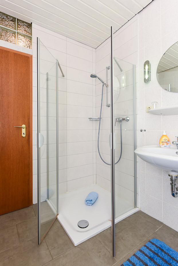 Ferienwohnung „Lerche“ - Badezimmer