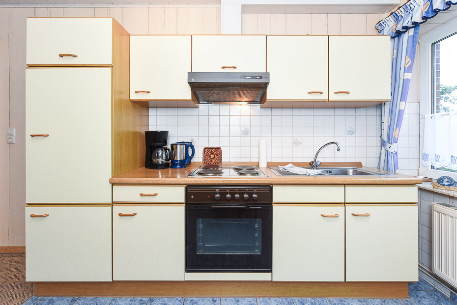 Ferienwohnung „Lerche“ - Wohnzimmer mit integriertem Küchenbereich