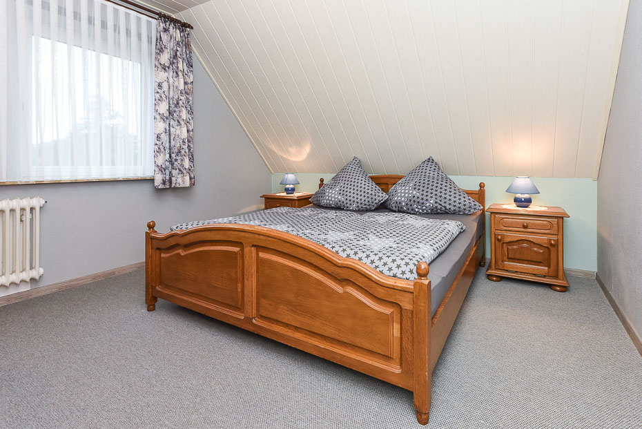 Ferienwohnung „Tanne“ - Schlafzimmer 1