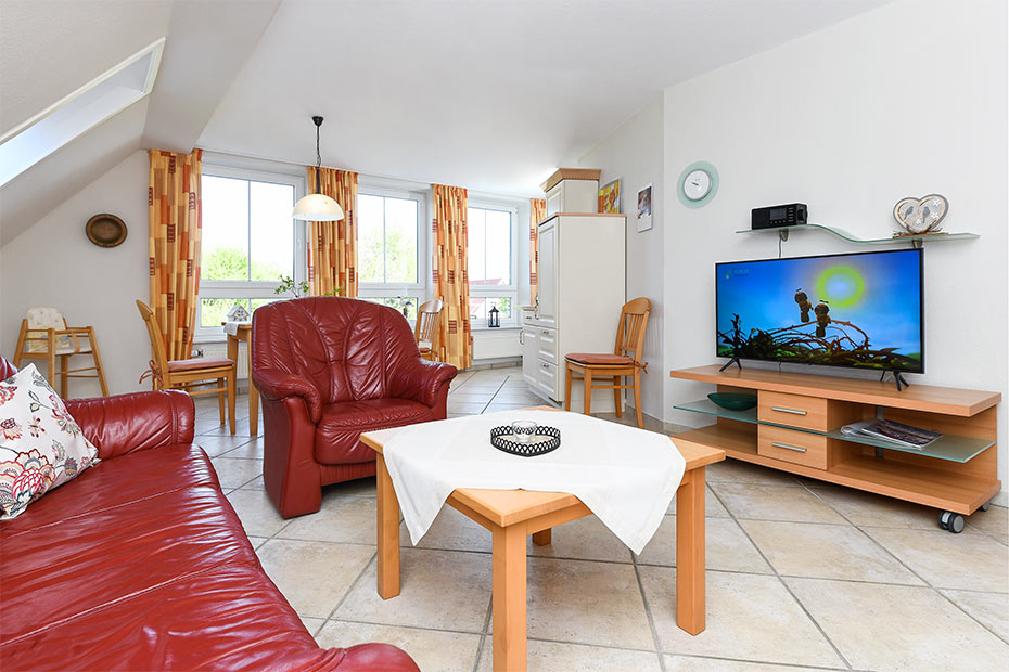 Ferienwohnung „Grafthof“ - Wohnzimmer mit integriertem Küchenbereich