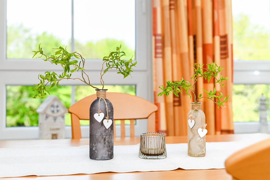 Ferienwohnung „Grafthof“ - Wohnzimmer mit integriertem Küchenbereich