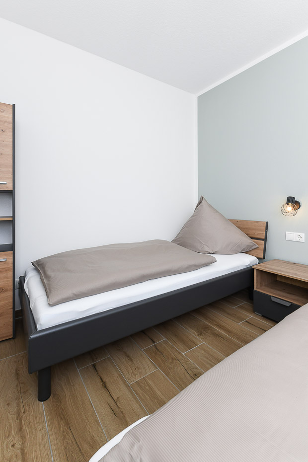 Ferienwohnung „Leege Groden“ - Schlafzimmer 2/Kinderzimmer