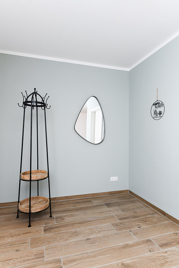 Ferienwohnung „Teetied“ - Wohnzimmer mit integriertem Küchenbereich