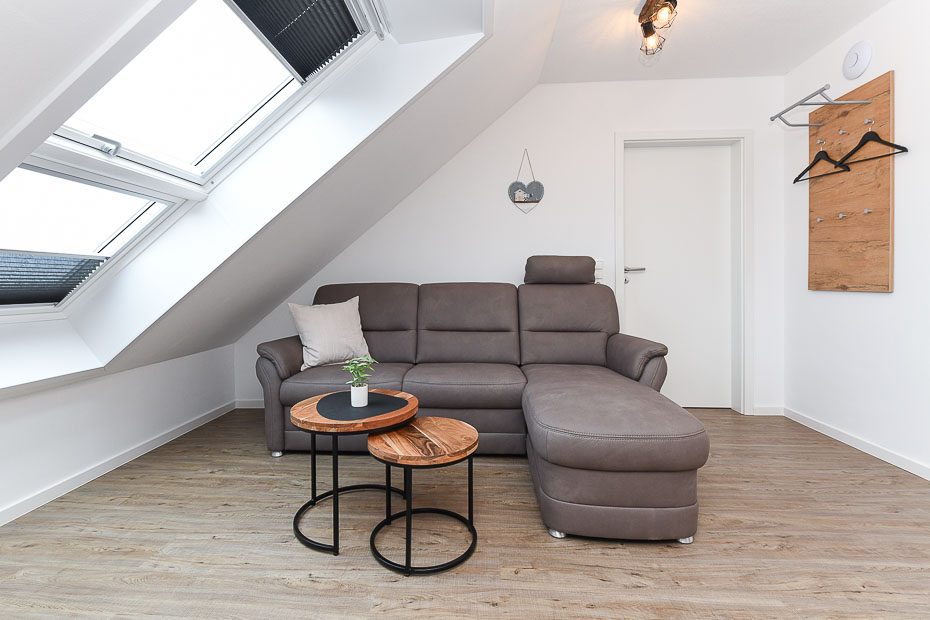 Ferienwohnung „Upkammer“ - Wohnzimmer mit integriertem Küchenbereich