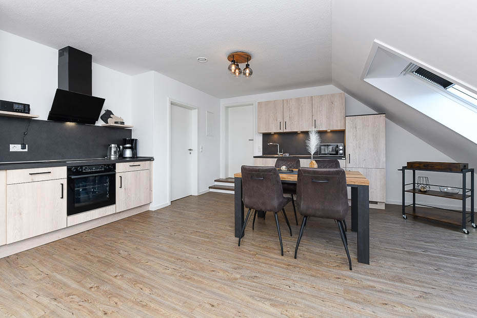 Ferienwohnung „Upkammer“ - Wohnzimmer mit integriertem Küchenbereich