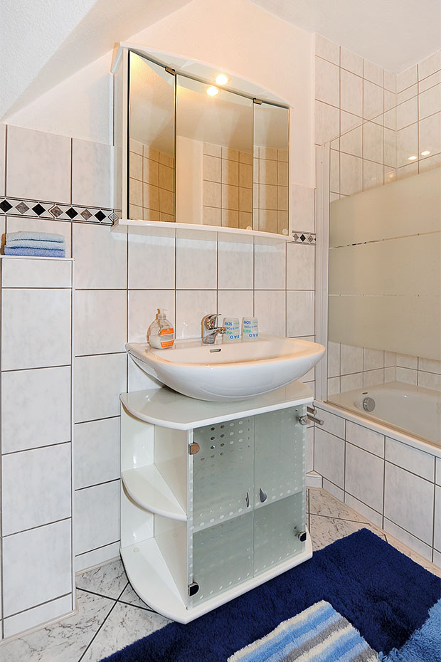 Ferienwohnung „Harms“ - Badezimmer