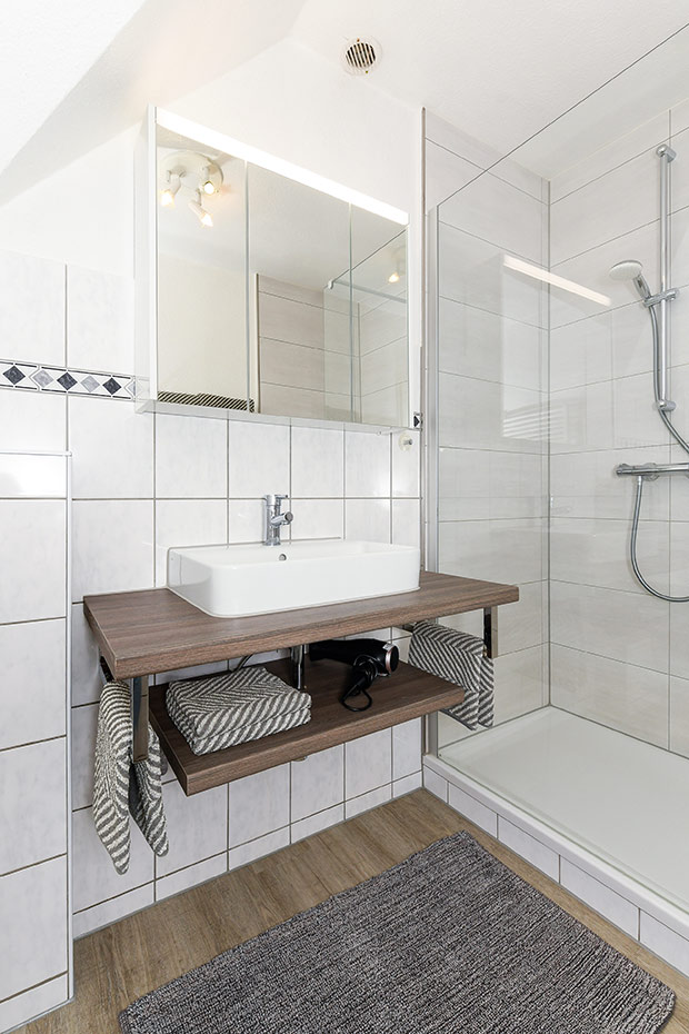 Ferienwohnung „Harms“ - Badezimmer
