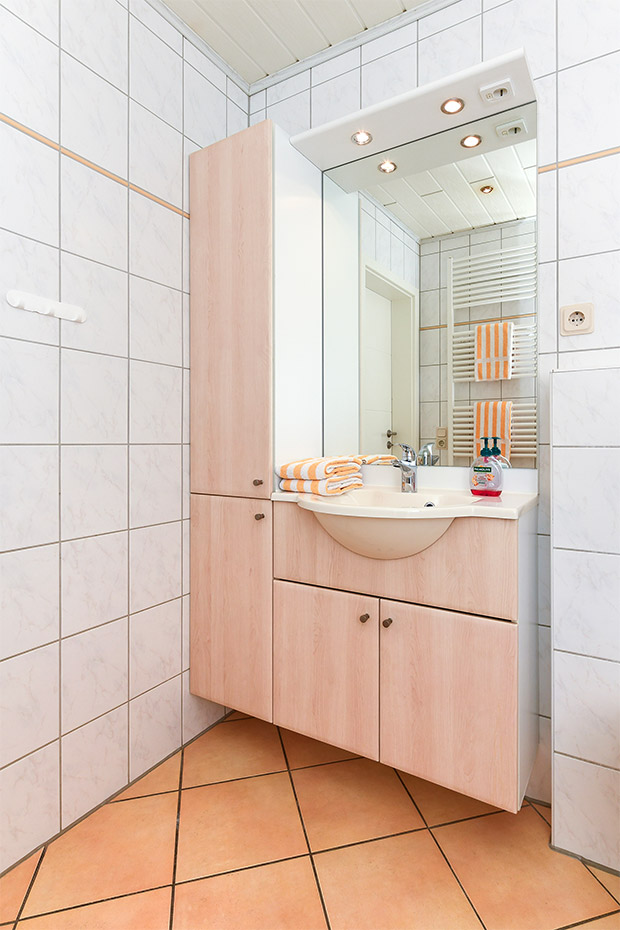 Ferienwohnung „Granat“ - Badezimmer