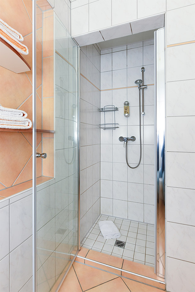 Ferienwohnung „Granat“ - Badezimmer