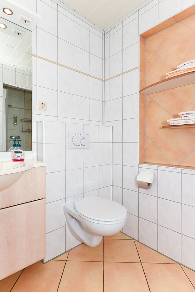 Ferienwohnung „Granat“ - Badezimmer