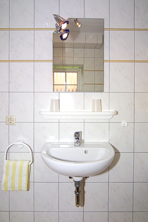 Ferienwohnung „Strandkrabbe“ - Badezimmer