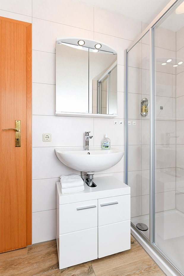 Ferienwohnung „Wattwurm“ - Badezimmer