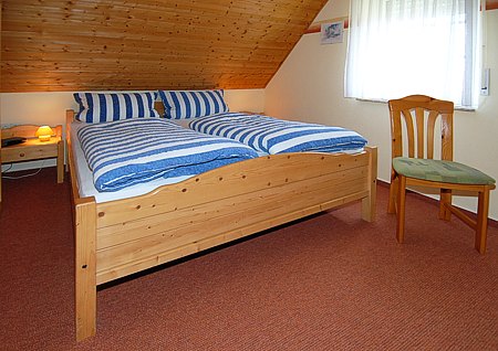 Apartment „Seeadler“ - Wohn- und Schlafraum mit integriertem Küchenbereich