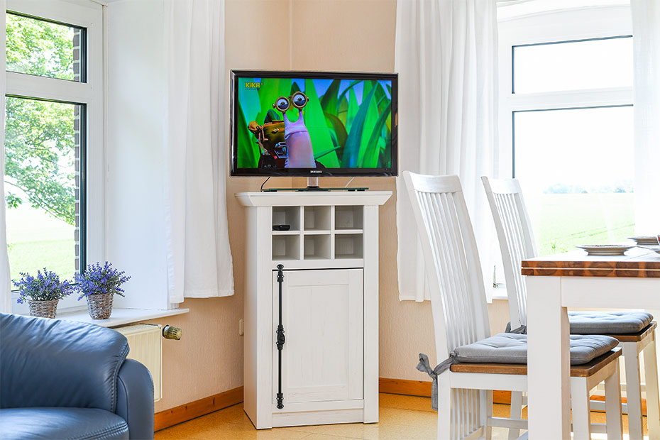 Ferienwohnung „Ost“ - Wohnzimmer mit integriertem Küchenbereich