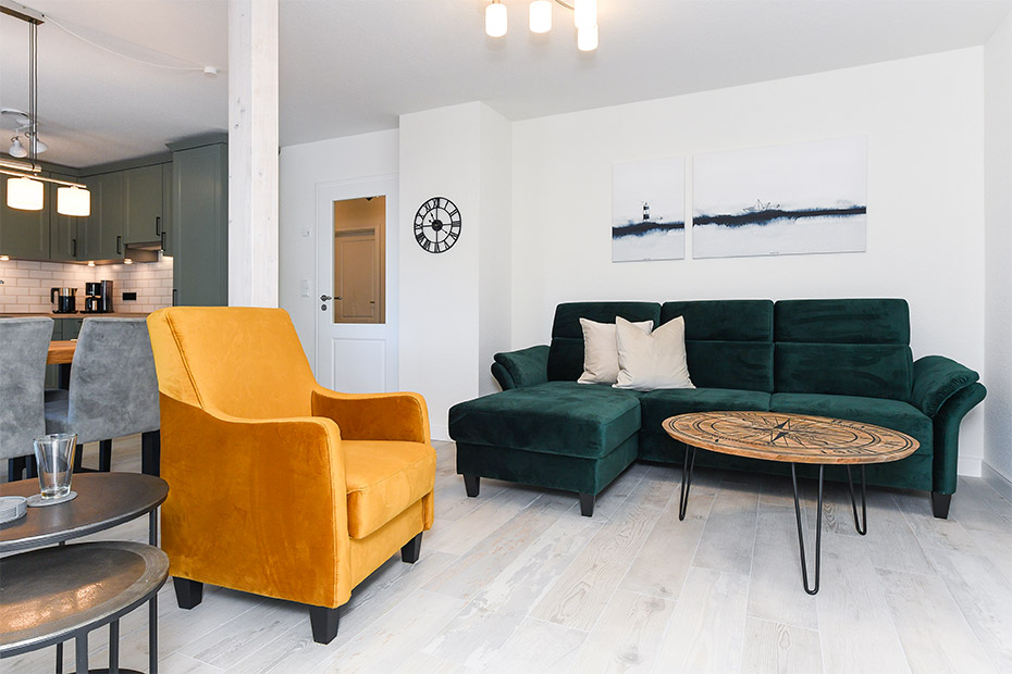 Ferienwohnung „Taubenschlag“ - Wohnzimmer mit Essplatz und integrierter Küche