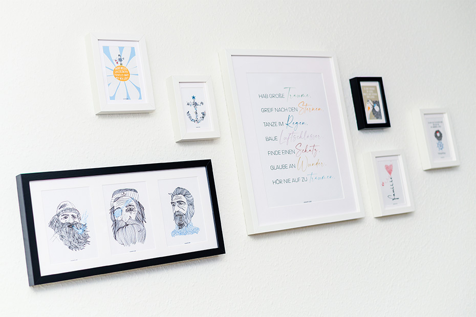 Ferienwohnung „Treckerschuppen“ - Wohnzimmer mit Essplatz und integrierter Küche