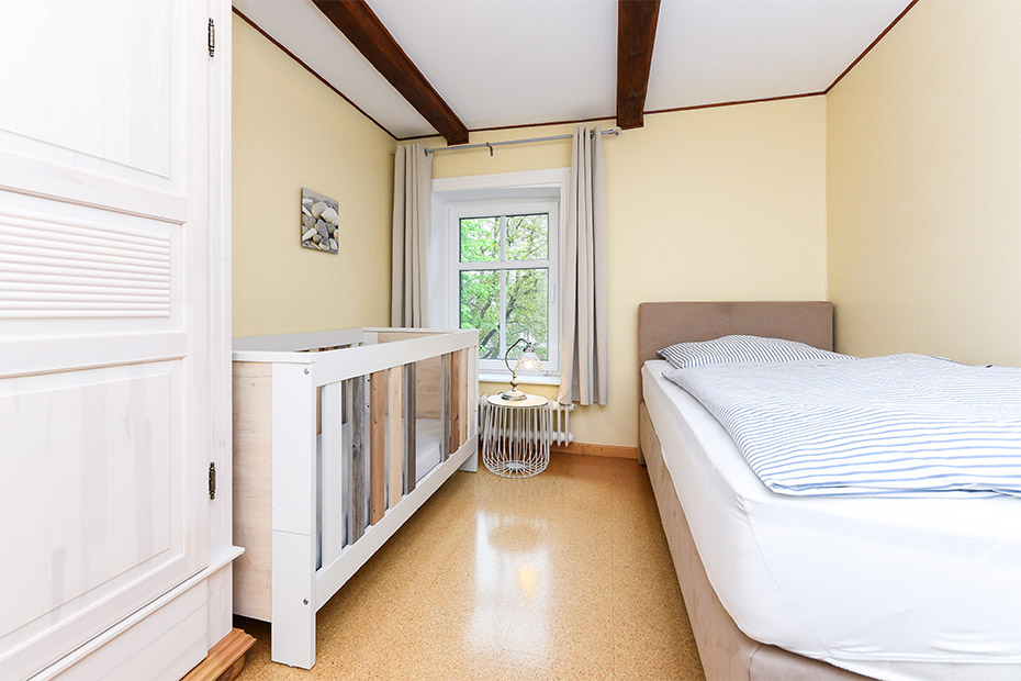 Ferienwohnung „West“ - Schlafzimmer 2/Kinderzimmer