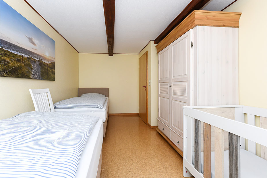 Ferienwohnung „West“ - Schlafzimmer 2/Kinderzimmer