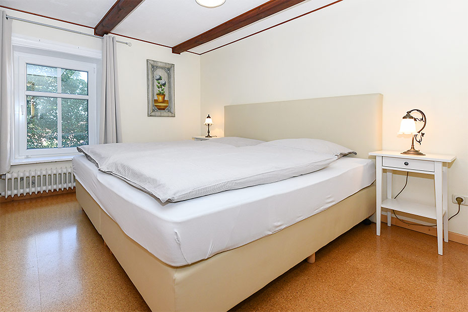 Ferienwohnung „West“ - Schlafzimmer 1