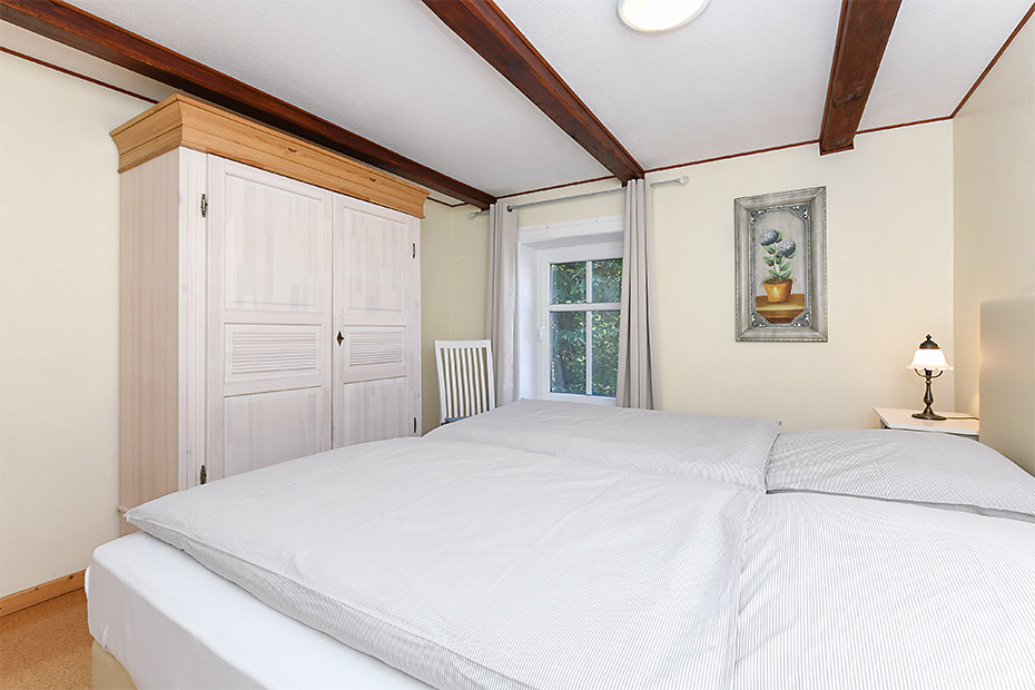 Ferienwohnung „West“ - Schlafzimmer 1