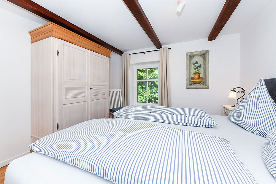 Ferienwohnung „West“ - Schlafzimmer 1