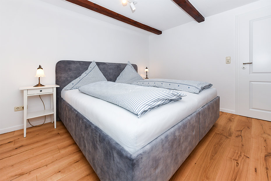 Ferienwohnung „West“ - Schlafzimmer 1