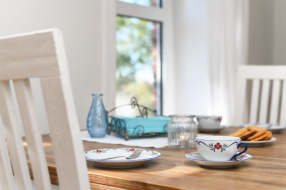 Ferienwohnung „West“ - Wohnzimmer mit integriertem Küchenbereich