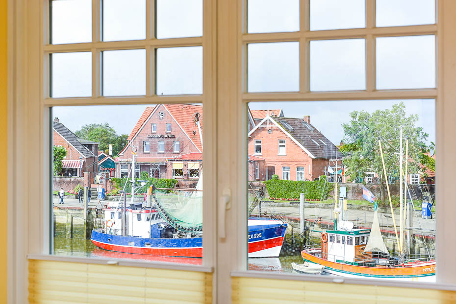 Ferienwohnung „Fock“ - Wohnzimmer mit integriertem Küchenbereich