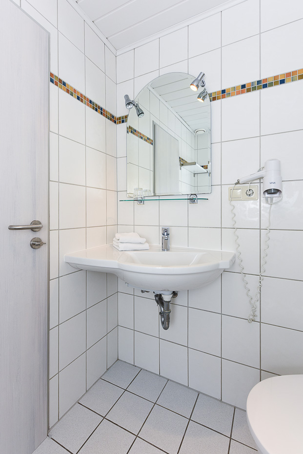 Ferienwohnung „Rahe“ - Badezimmer