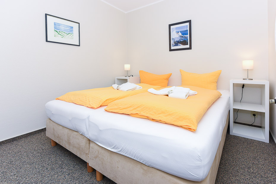 Ferienwohnung „Rahe“ - Schlafzimmer 1