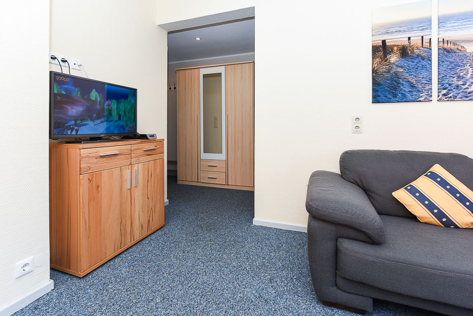 Ferienwohnung „Albatros“ - Wohnzimmer mit integriertem Küchenbereich