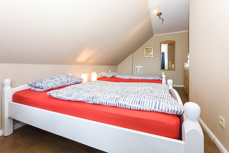 Ferienwohnung „Haus Heimathafen“ - Schlafzimmer 2/Kinderzimmer