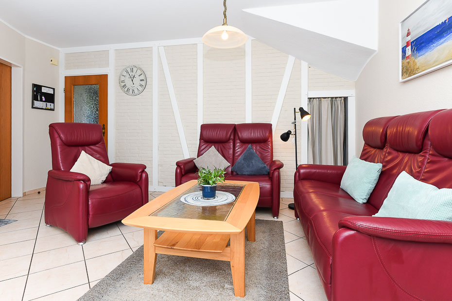 Ferienwohnung „Baltrum“ - Wohnzimmer mit integriertem Küchenbereich