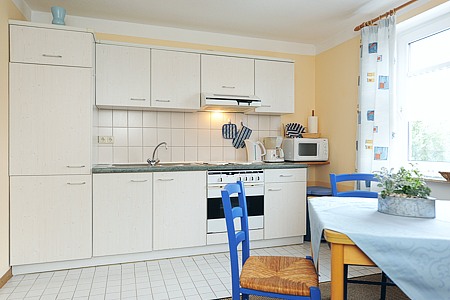 Ferienwohnung 2 - Wohnzimmer mit integriertem Küchenbereich