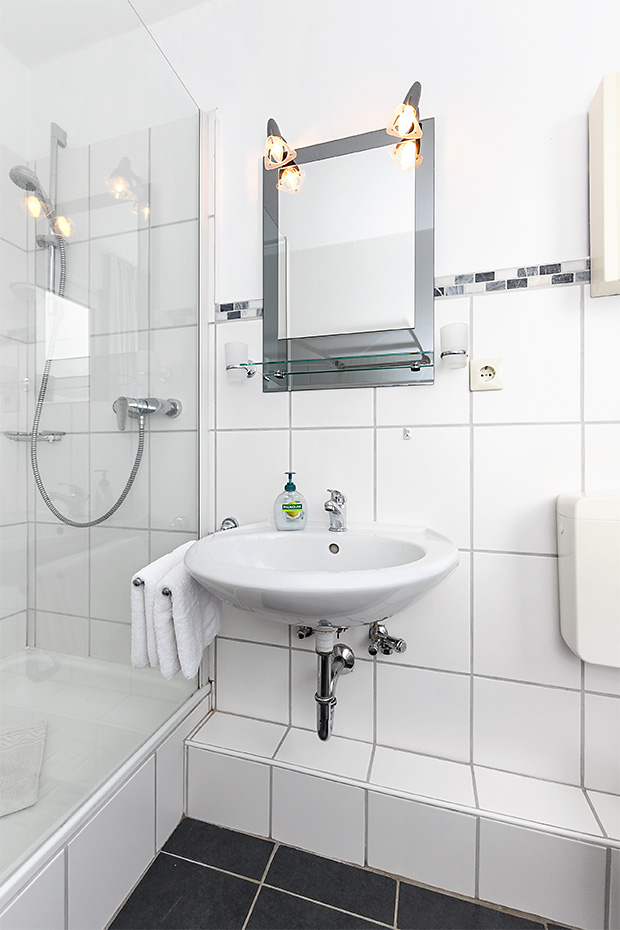 Ferienwohnung 11 - Badezimmer