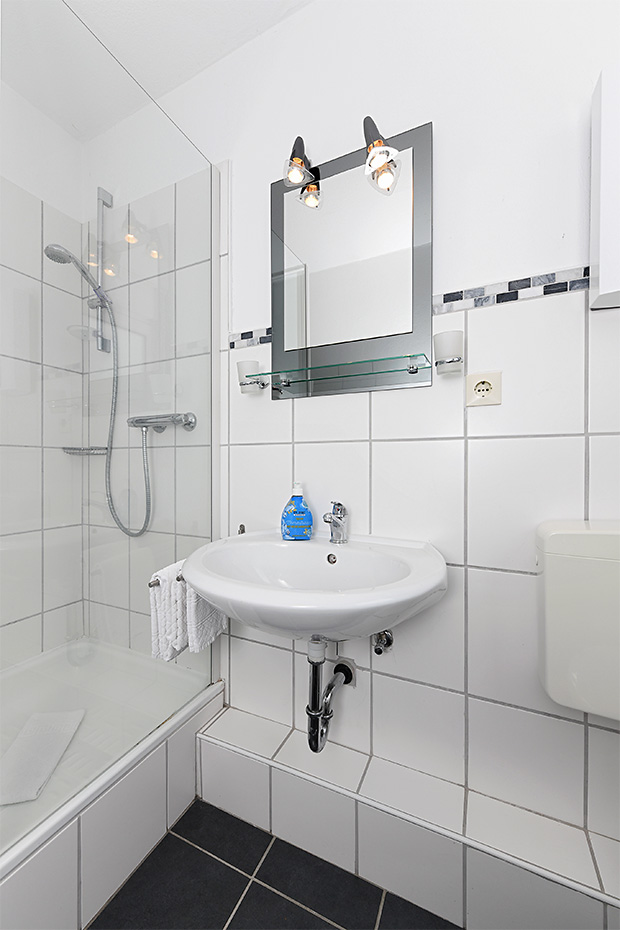 Ferienwohnung 12 - Badezimmer