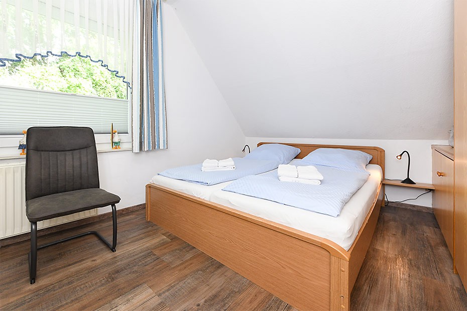 Ferienwohnung 12 - Schlafzimmer