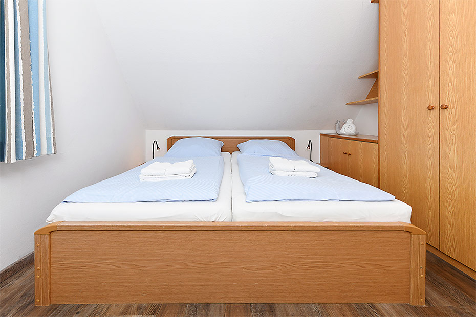 Ferienwohnung 12 - Schlafzimmer