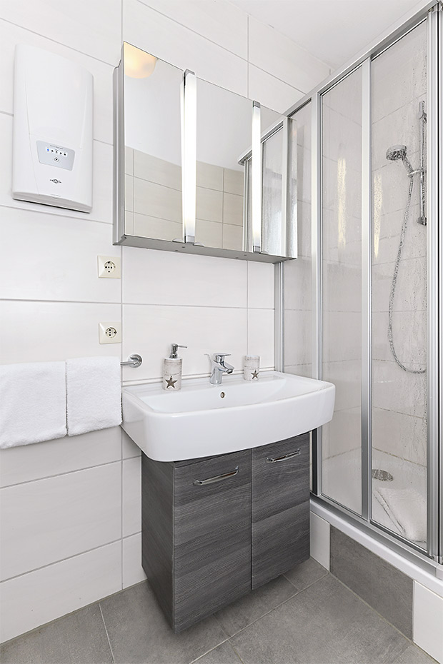 Ferienwohnung 13 - Badezimmer