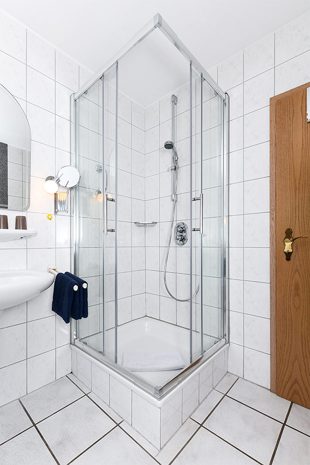 Ferienwohnung „Hauptdeck“ - Badezimmer