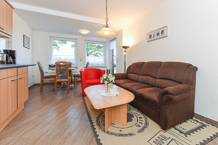 Ferienwohnung 2 - Wohnraum mit integrierter Küche