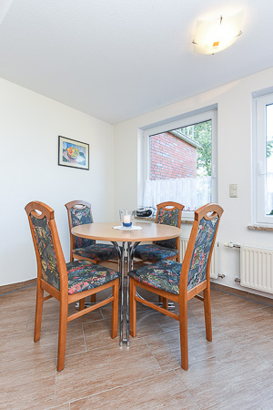 Ferienwohnung 2 - Wohnraum mit integrierter Küche