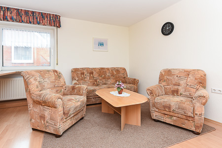 Ferienwohnung 3 - Wohnzimmer mit integriertem Küchenbereich