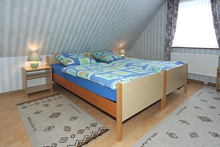Ferienwohnung 4 - Schlafzimmer 1