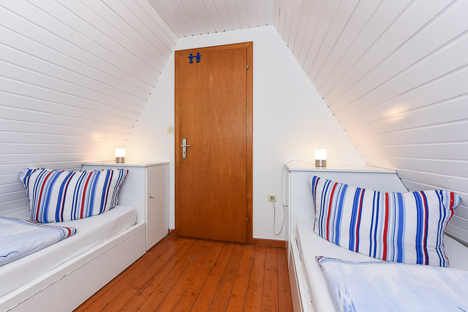 Ferienhaus „Kummweer“ - Schlafzimmer 2/Kinderzimmer