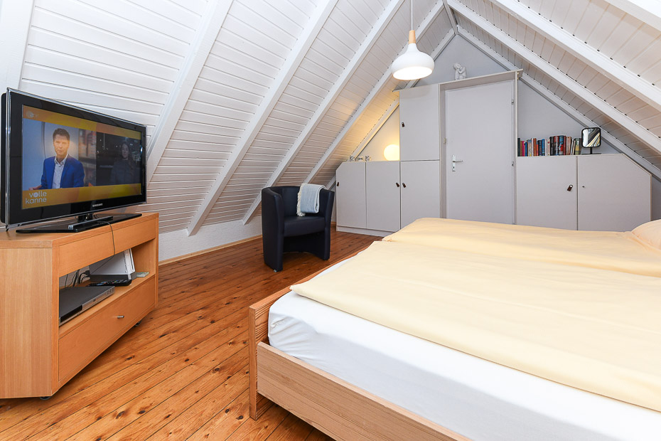 Ferienhaus „Lammertshörn 51“ - Schlafzimmer 1