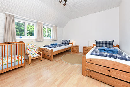 Ferienwohnung „Mien Freetied“ - Schlafzimmer 2/Kinderzimmer