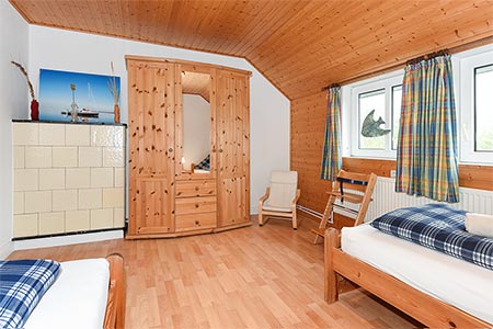 Ferienwohnung „Mien Freetied“ - Schlafzimmer 2/Kinderzimmer