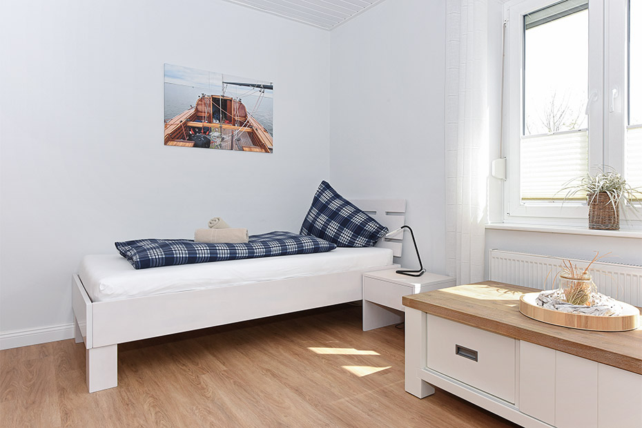 Ferienwohnung „Tiedverdriev“ - Schlafzimmer 2/Kinderzimmer