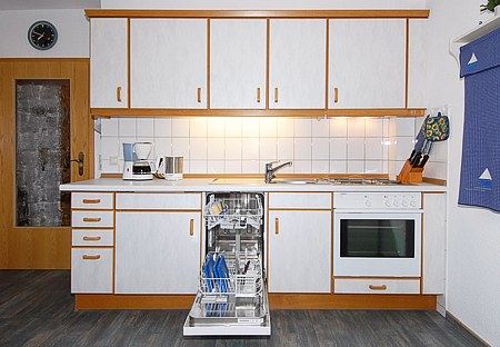 Ferienwohnung „in't Groen't“ - Wohnzimmer mit integriertem Küchenbereich